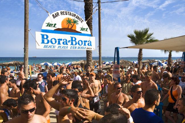 studio338's tweet photo. TODAY: Bora Bora Beach party (LDN Edition) hits #beach338! 
Let's get it started! 🙌🏼
https://t.co/22jS7H6oMn https://t.co/EPqQJUZhTz