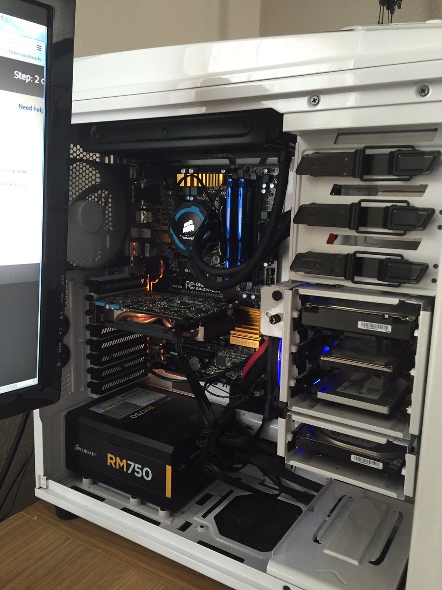 mracmcnally's tweet photo. She needs some cable management but she's slowly getting better #PCMR #selfbuiltpc https://t.co/OmbKMnhRoK