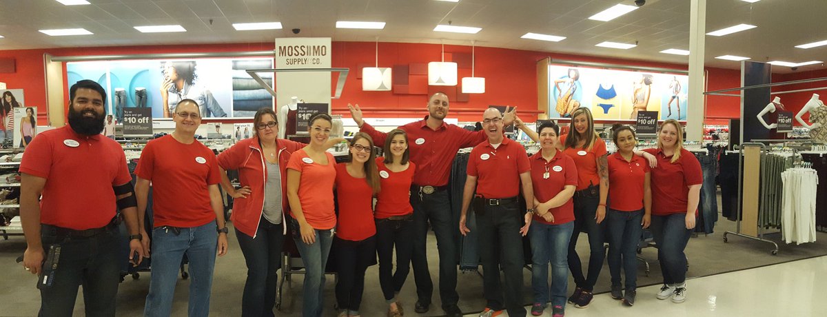 etlLauren's tweet photo. We love denim how bout' you? Come get your denim at 1042! #DenimEvent https://t.co/fBPTR3pzBr