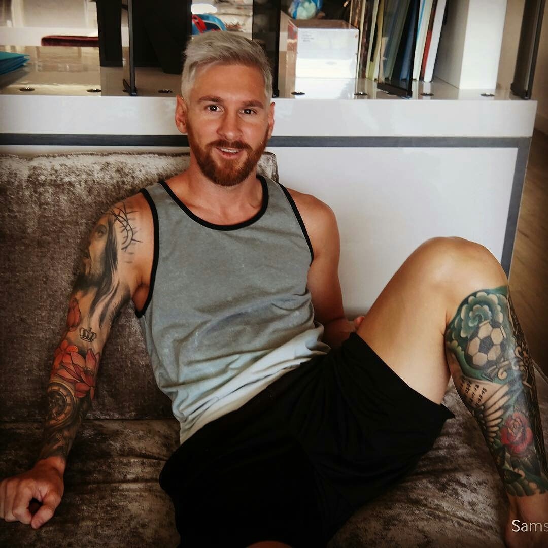 _mundoleo's tweet photo. Leo Messi estrena nuevo look. ¿Te gusta? https://t.co/JYdJtXmh6b
