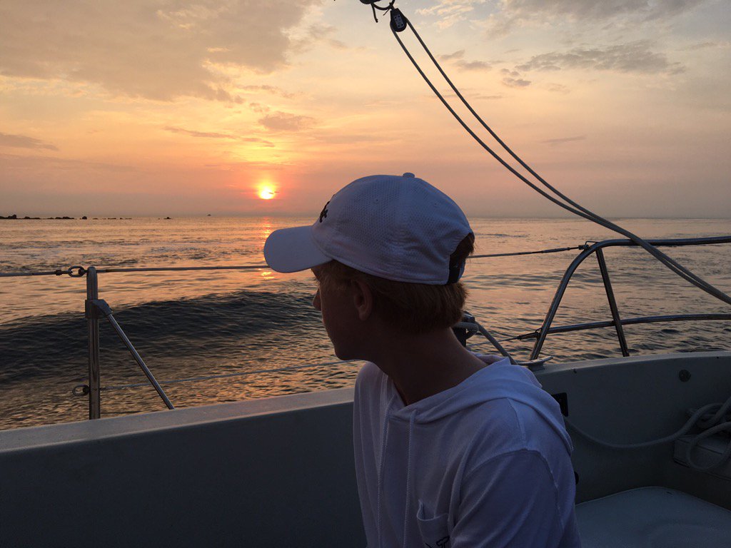 SailNantucket's tweet photo. #unpluggedmoments #getoutdoors #nantucket #sunset #sailing https://t.co/N68FvVCcb8