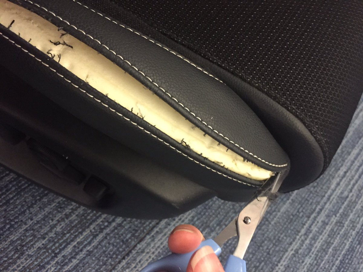 BRIAuk's tweet image. Anatomy of a car seat ~ a study through slashing ~ @JLRdevchallenge #jlrdevchallenge with @_sarahlu_ and crew #tech