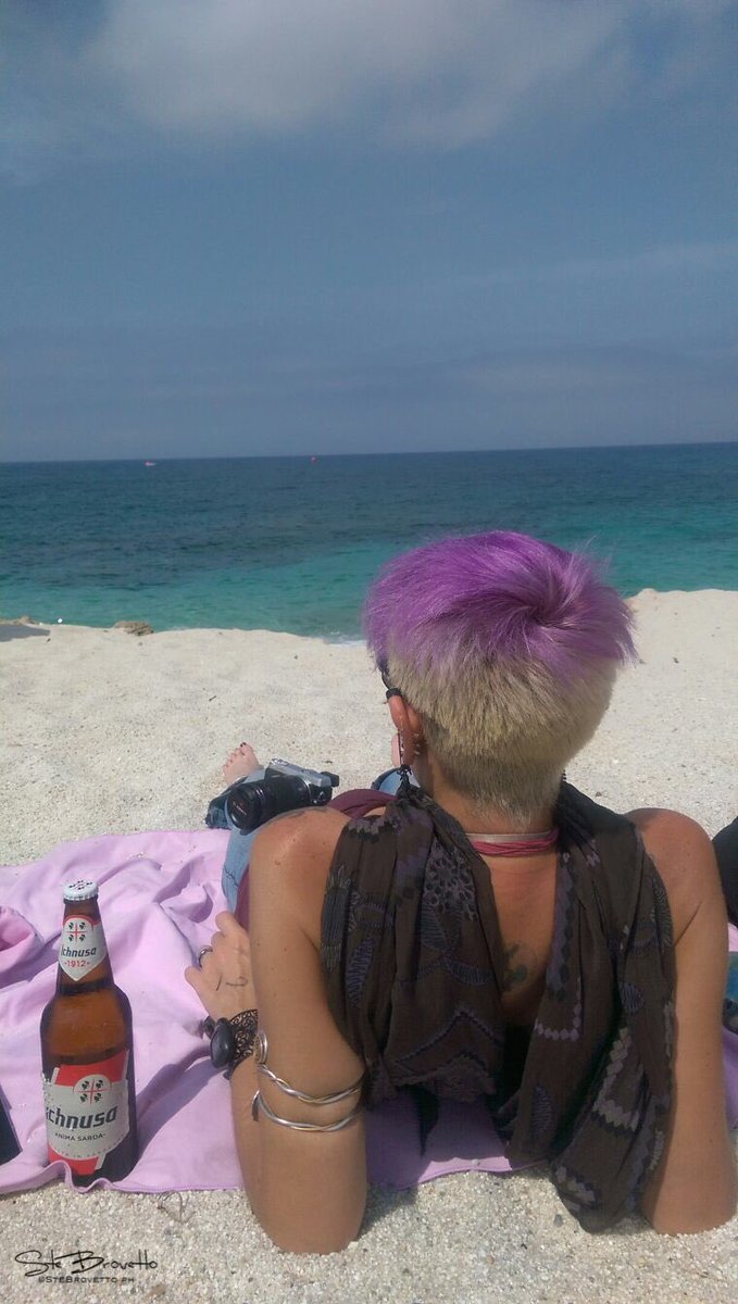 SteBrovettoPh's tweet photo. OT: attimi di #relax... Sole, #IsArutas e @birraichnusa per riprendere energie per la #rivoluzione! #LRSAtour2016 https://t.co/8qSZIOx1zT