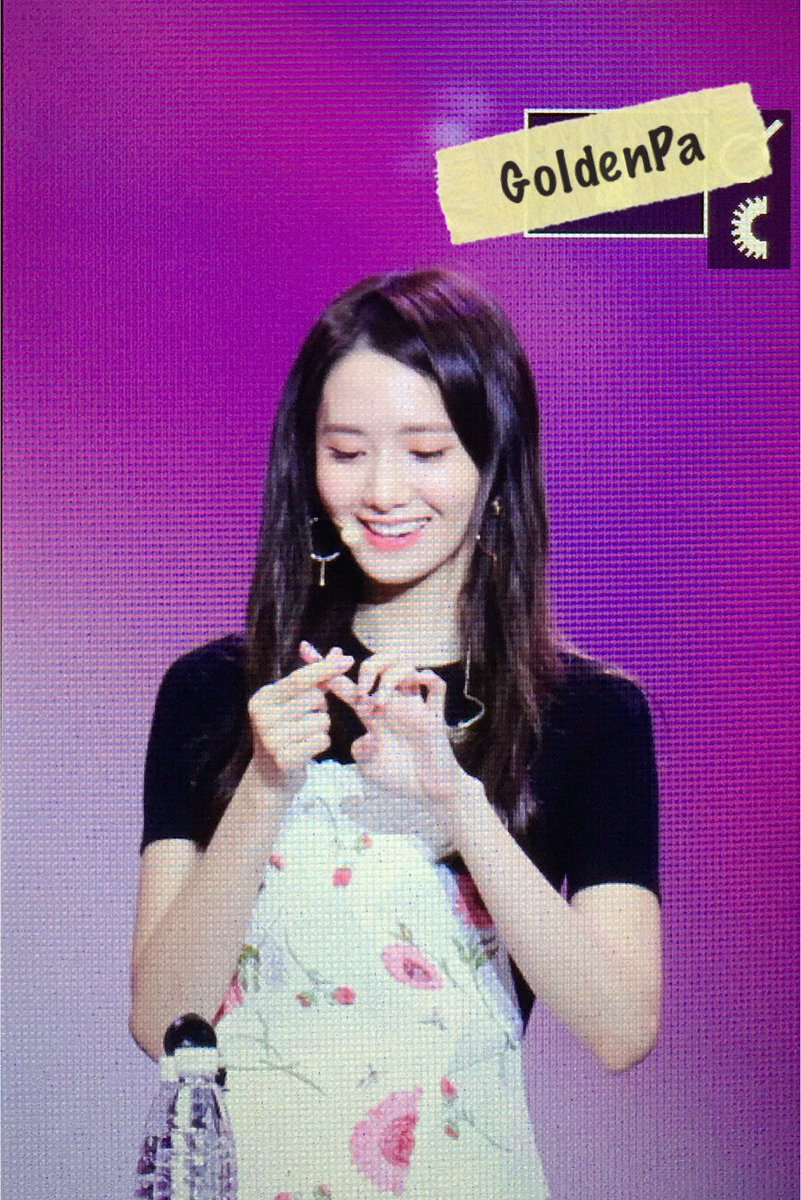 [PIC][24-07-2016]YoonA khởi hành đi Trùng Khánh - Trung Quốc để tham dự "2016 YoonA 1st Fanmeet - BLOSSOM in Chongqing" vào sáng nay CoIqKfwUkAAbyt_