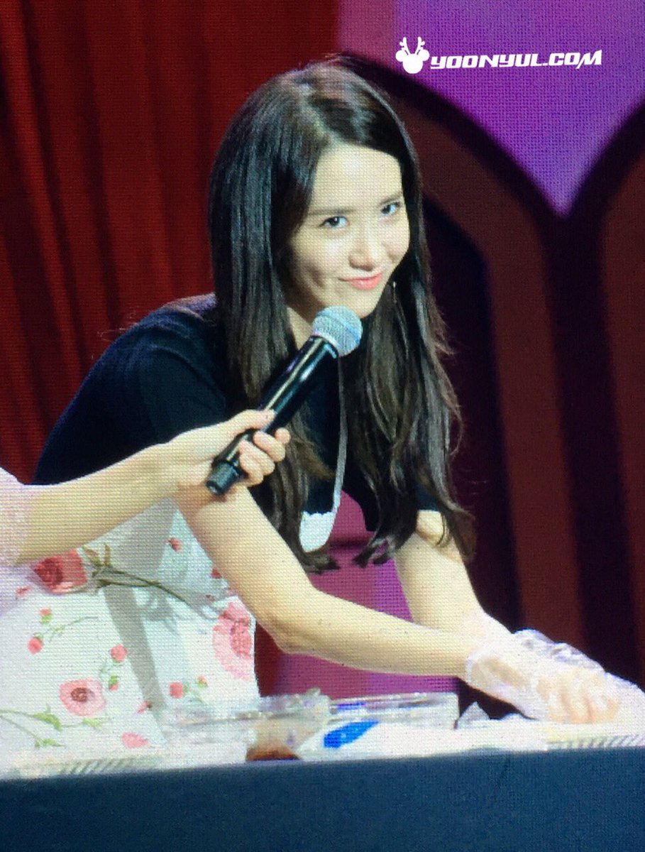 [PIC][24-07-2016]YoonA khởi hành đi Trùng Khánh - Trung Quốc để tham dự "2016 YoonA 1st Fanmeet - BLOSSOM in Chongqing" vào sáng nay - Page 2 CoIqiqcUEAAsW81