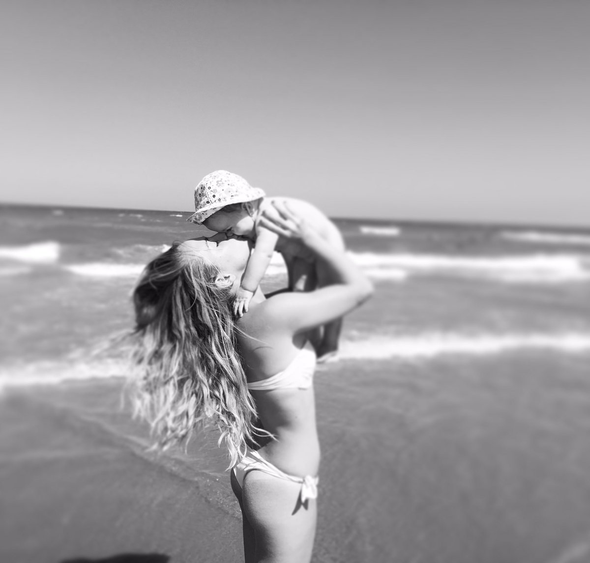 Mi placer preferido 😘 #loveyoli #loveyolipictures #babygirl #beach #summer #calpe