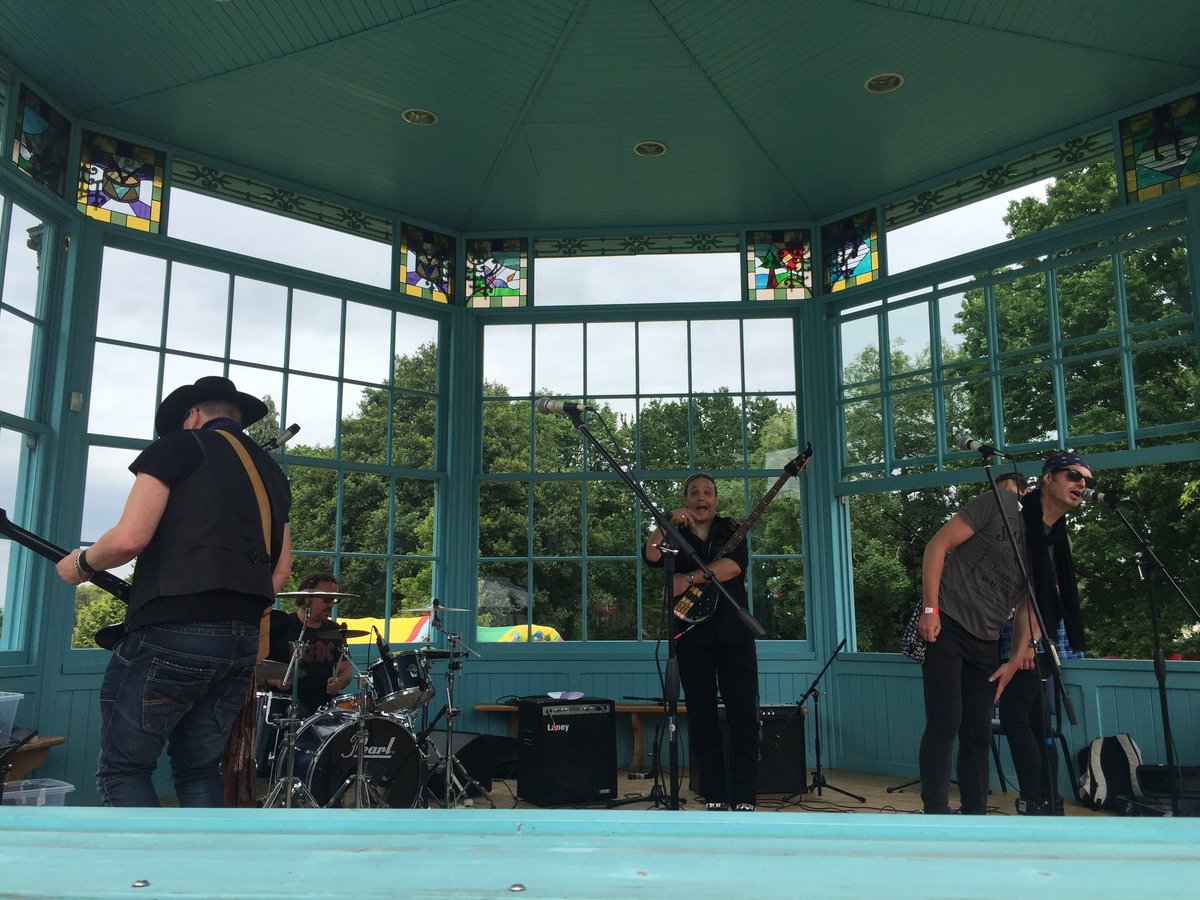 Dresden Saints live now on the #YoungMusic stage <a href="/TramlinesWP/">Tramlines WestonPark</a> for <a href="/tramlines/">Tramlines Festival</a> #livemusic #tramlines2016