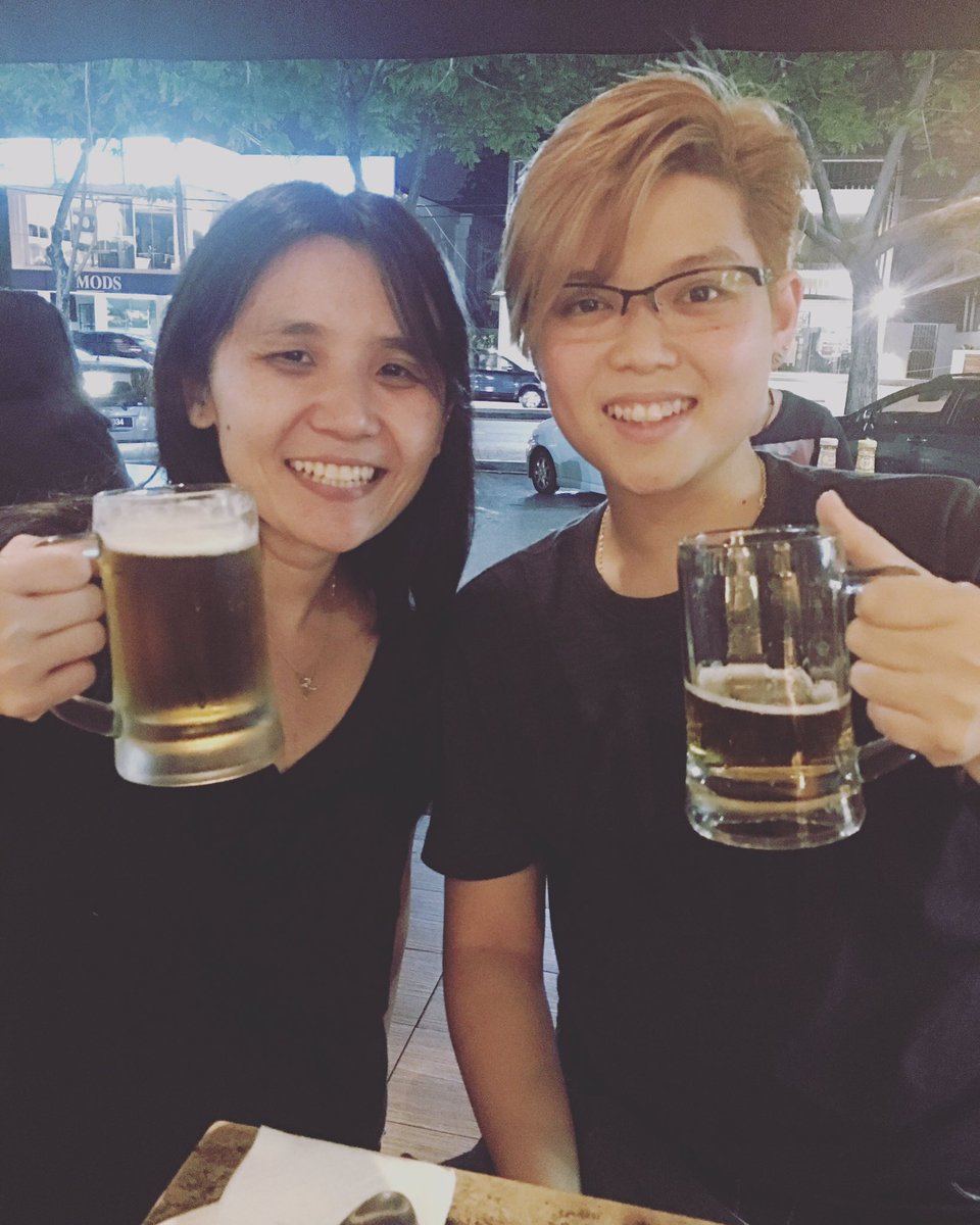 JanessaWong's tweet photo. Eureka! Another videographer tat was working on d same project but have never met b4 this! 😂 #TheKinabaluCall https://t.co/VvLAjHpZwe