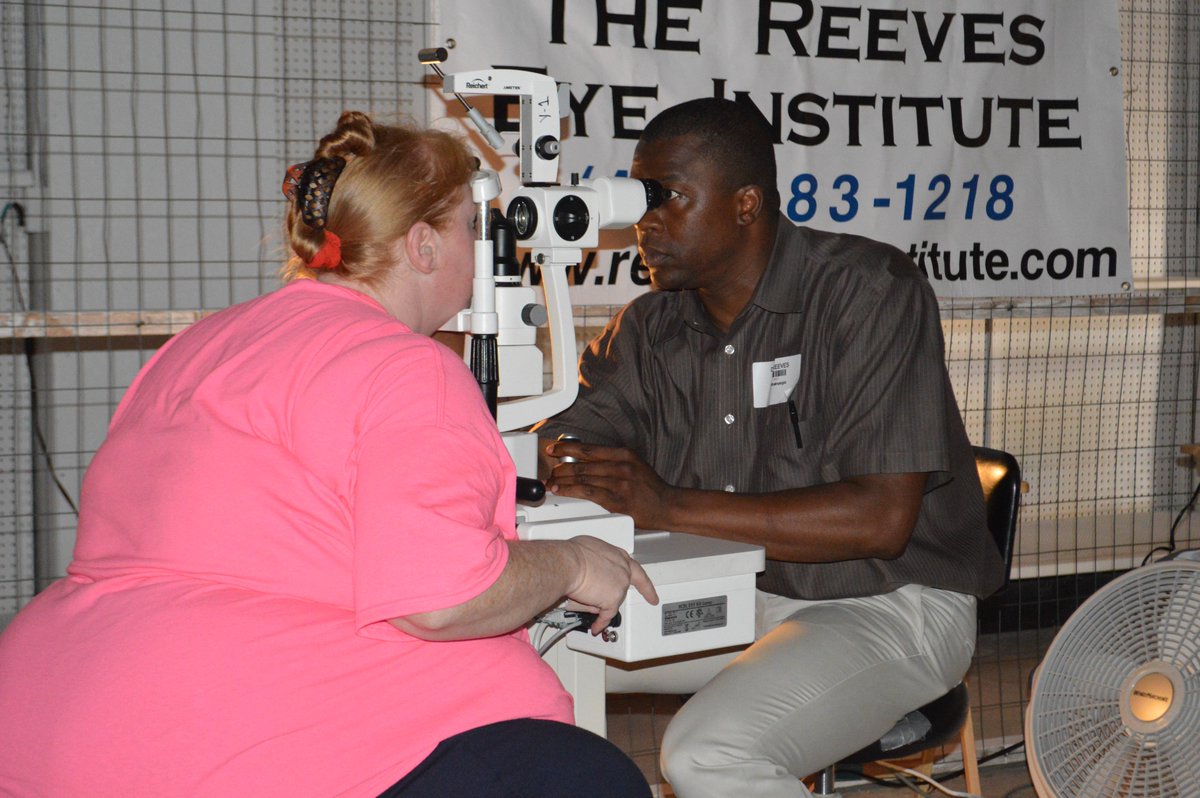 RAMofVA's tweet image. A patient receives a much needed eye exam at our no cost. #Virginia #RAMVolunteers #SWVA #Health #HealthCare