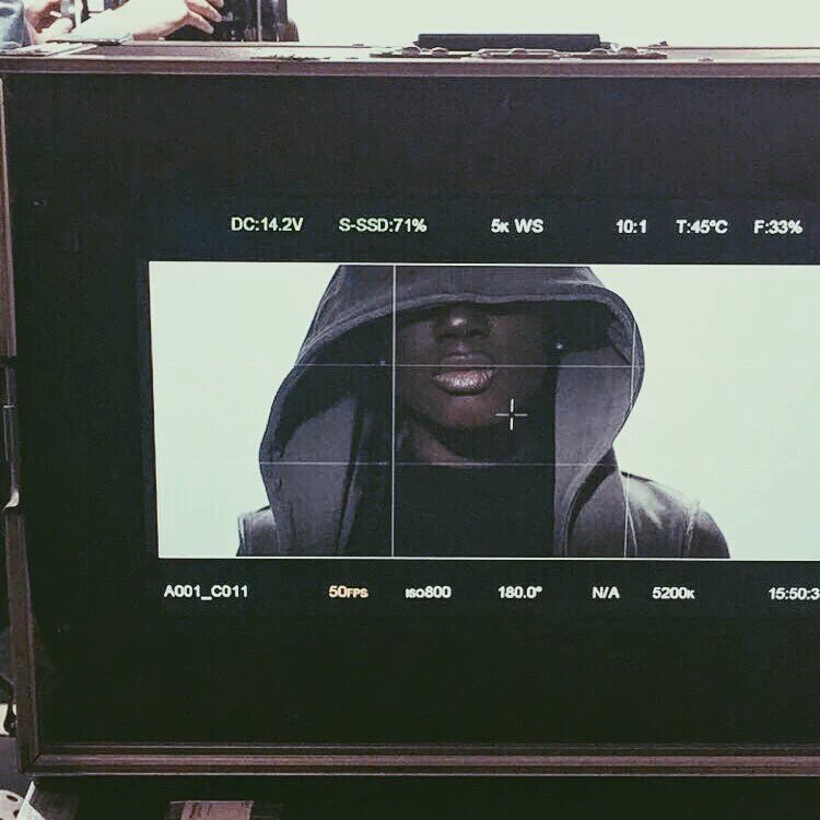 DiabySoryIb's tweet photo. Ça arrive 🎥🆕🔜
T'aime le Rap T'aura du Rap 💪
#ProchainClip
#ÇaKickToujours
#ForceToiCousine https://t.co/NpHxa1MUl1