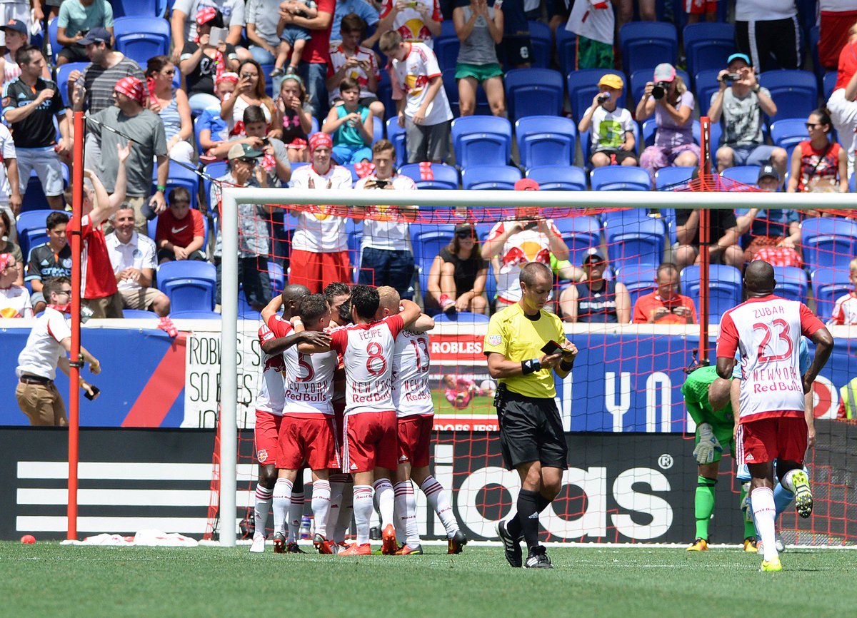 AMPhotoNYC's tweet photo. MORE PHOTOS: New York is red once again. @NewYorkRedBulls thump #NYCFC 4-1 in #HudsonRiverDerby #NYRBvNYCFC https://t.co/1QhSbMAmGd