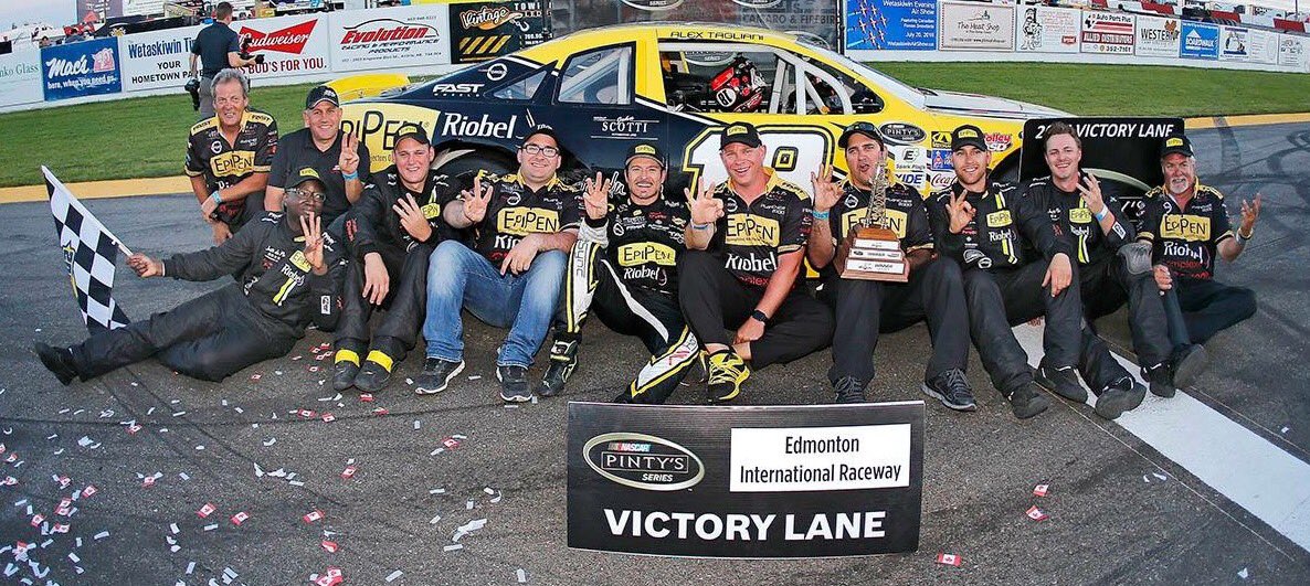 tagliani's tweet photo. Missing @GregSimmons11 on this shot! Been on #speedofsound roll lately @BowersWilkins @DesignHomesync @eaglesentry https://t.co/f84ynAzydM