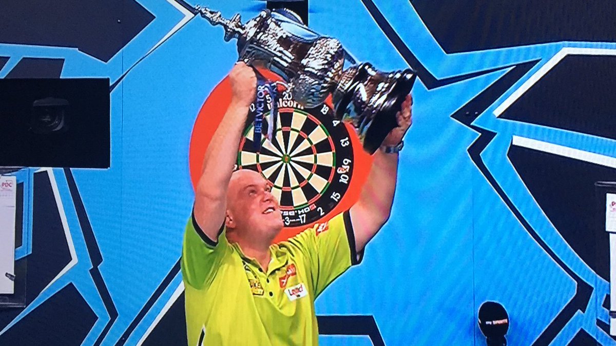 martinglasbv's tweet photo. Martin Glas, trotse sponsor blij met de overwinning van Michael van Gerwen https://t.co/jE9hgDi3AU