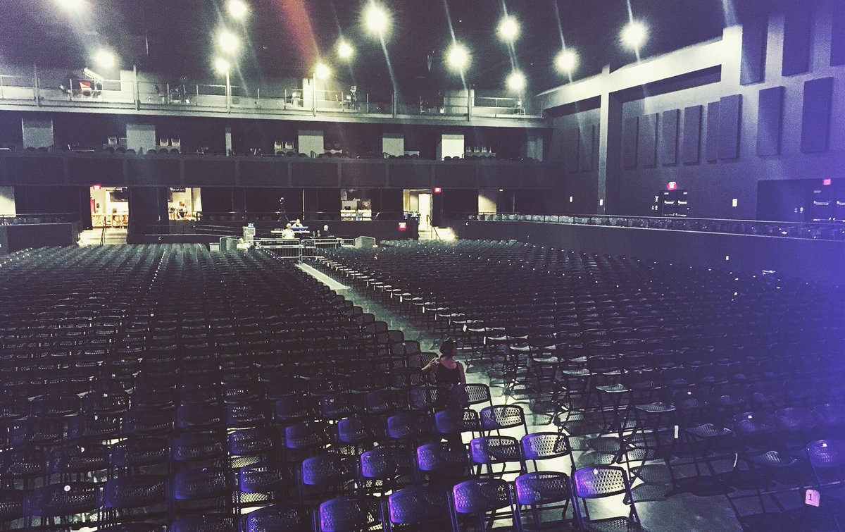 CHAIRS #jeffbeck #loudhailer