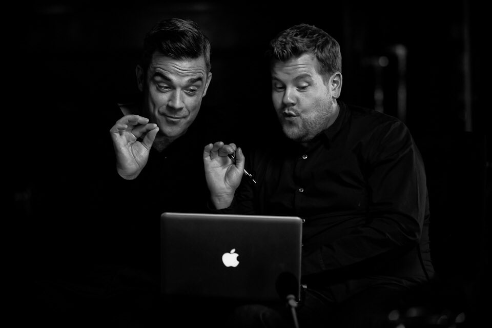 Jocelyn__usa's tweet photo. @JKCorden we ❤️ #FLOTUSCarpool @latelateshow How about one with @robbiewilliams The US will ❤️ him! #RobbieWilliams https://t.co/BMnxpHIa4L