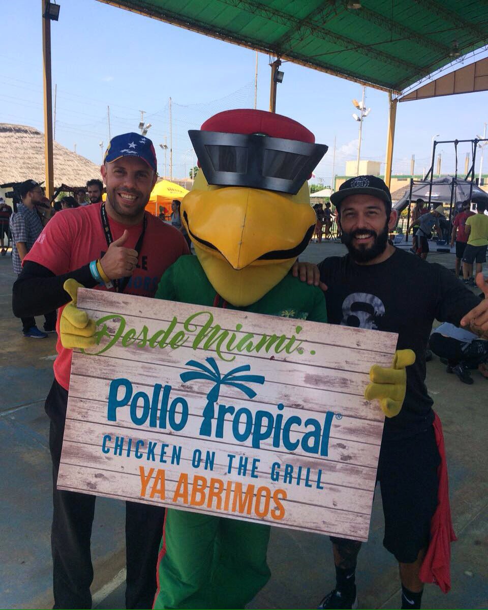 Pollotropicalzu's tweet photo. Seguimos apoyando el deporte en el evento de crossfit de #Battleofwarriors2016 en @ArmadaFit https://t.co/TRhZZ7skRD