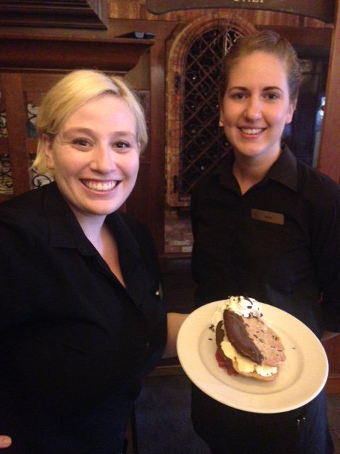TheParlourInn's tweet photo. #cloudyoutside but we are filled with #cheery and #happyfaces waiting to see you today! #stratfordON #servicestaff https://t.co/OauafpHq09