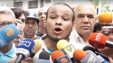 ElNacionalWeb's tweet photo. Protestan contra derroche multimillonario en aniversario de Caracas https://t.co/jdNSquxX7Q https://t.co/8yBWCpi0pk
