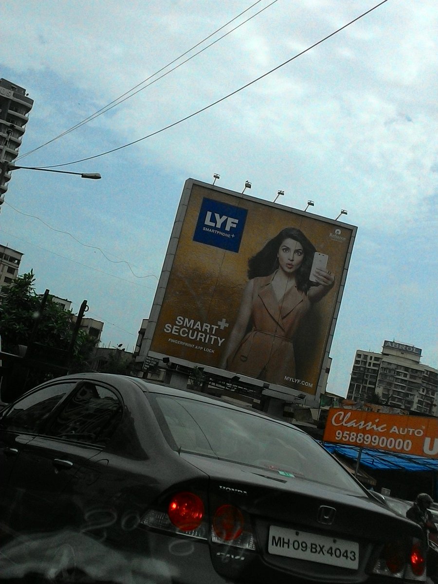 RutvikWrites100's tweet photo. When u see your Loved Once Picture on holdings #FanFanFan @priyankachopra #pcislife #lyf https://t.co/3XA2r8fAYX