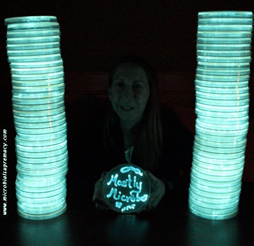MostlyMicrobes's tweet photo. Let it Glow – Let it Glow – It Can’t Hold it Back Anymore! https://t.co/A71Nwp5kXd https://t.co/LDuZRAAFZV