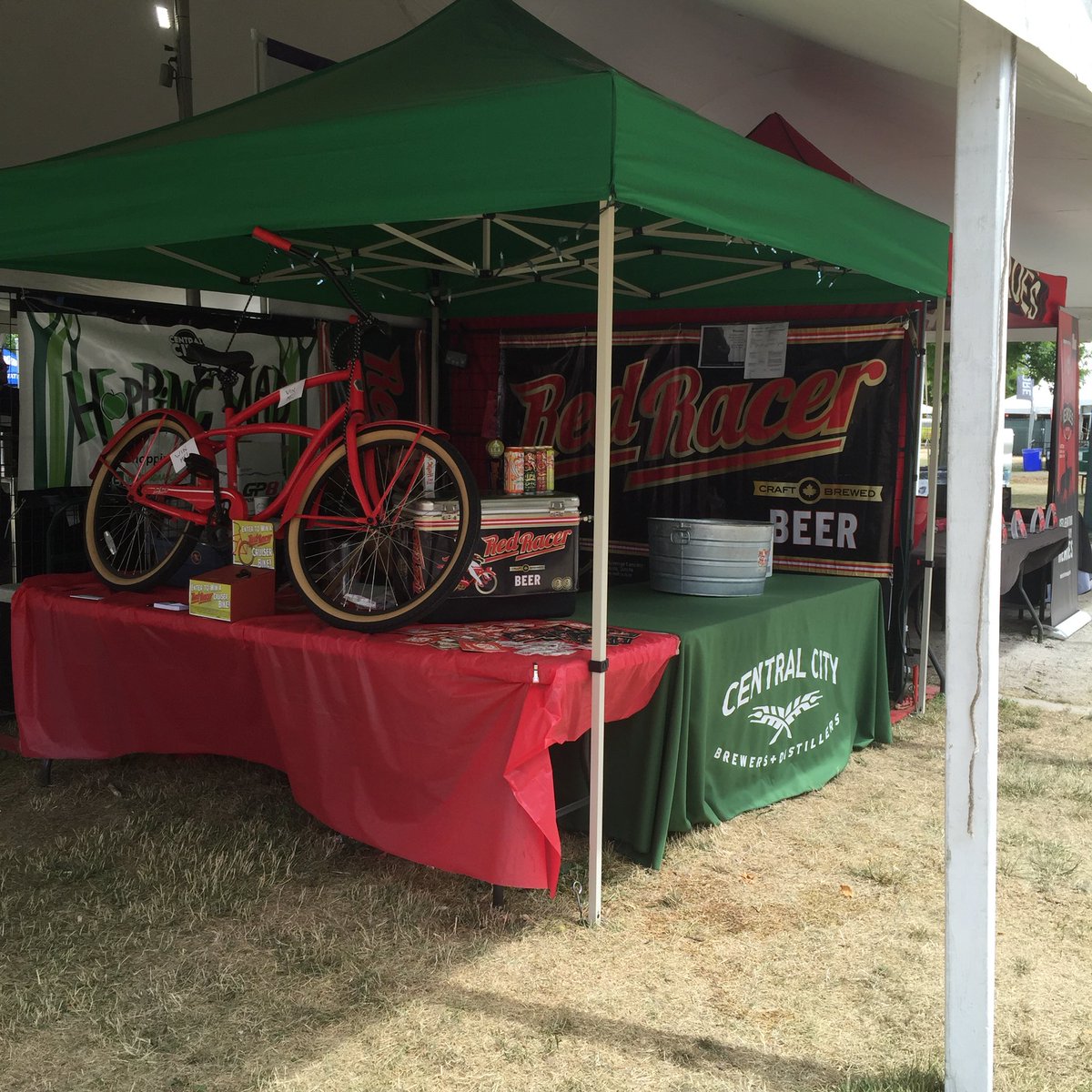 6_daina's tweet image. Come visit @CentralCityBrew today @TOBeerFestival gates open 12pm! #bandshellpark #TFOB #sundayfunday #redracer 🍻