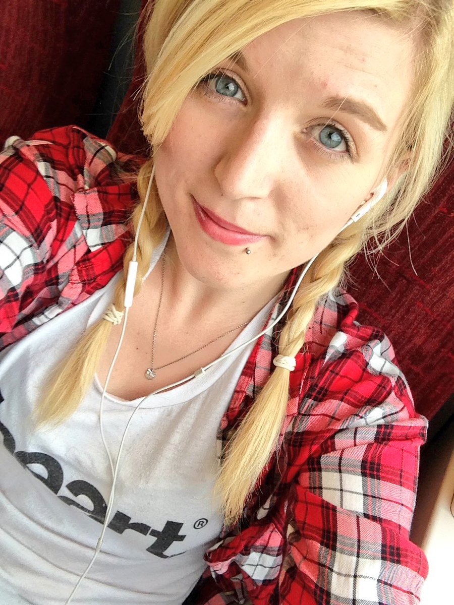 SaraRedVine's tweet image. Off to see @dearsleeperuk play in Cambridge! ✌🏻️❤️