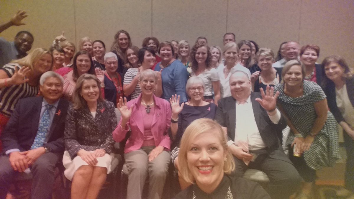 komenmemorial's tweet photo. Love North Central!! #KLC16 #Regionalselfie @komenchicago @komenkansascity@KomenMissouri @KomenMinnesota@KomenIowa https://t.co/V4pj72YWez