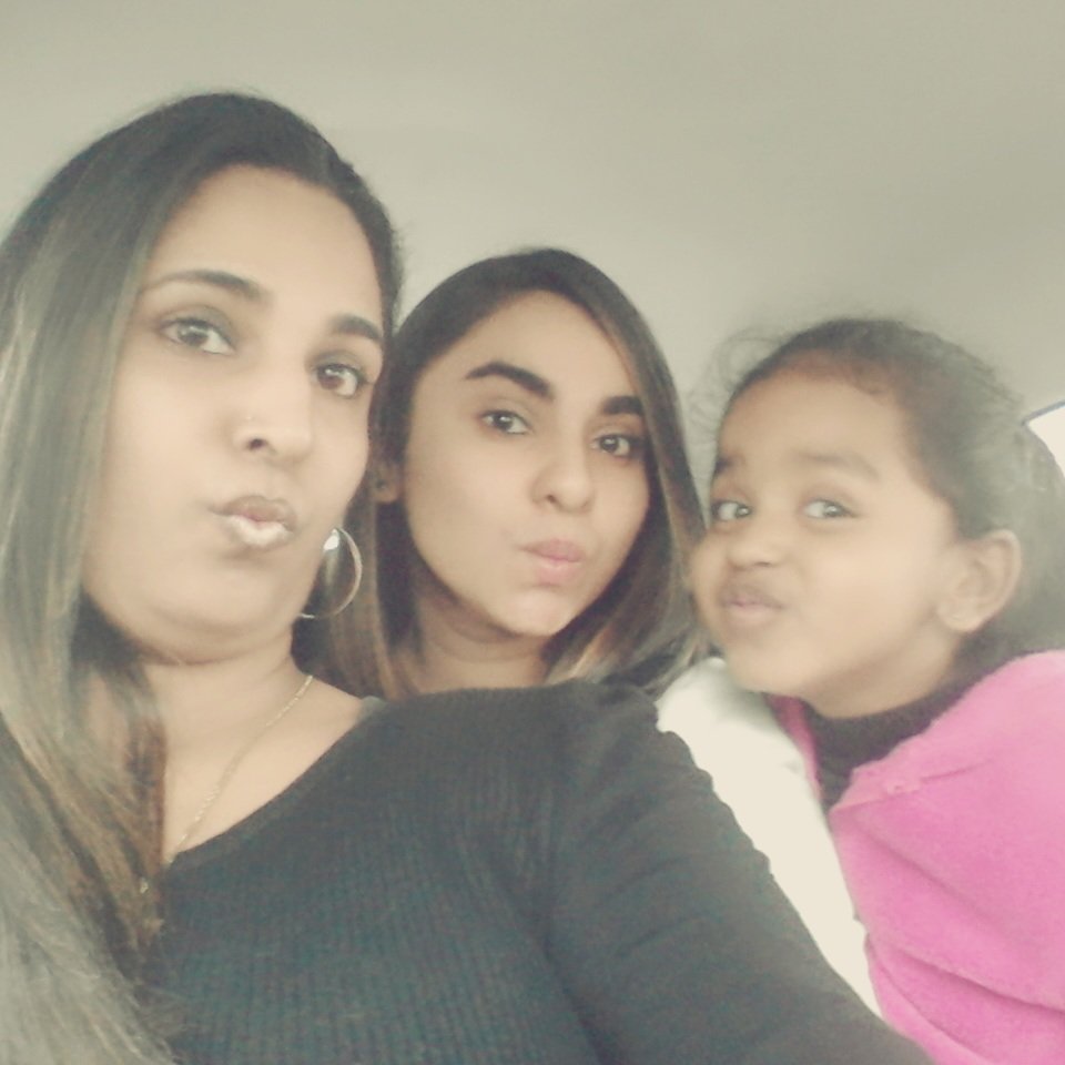 KaityKaitlinp's tweet photo. #SundayDrives #CarSelfies #CrazyTimez ;p https://t.co/rRwsFPhpg7