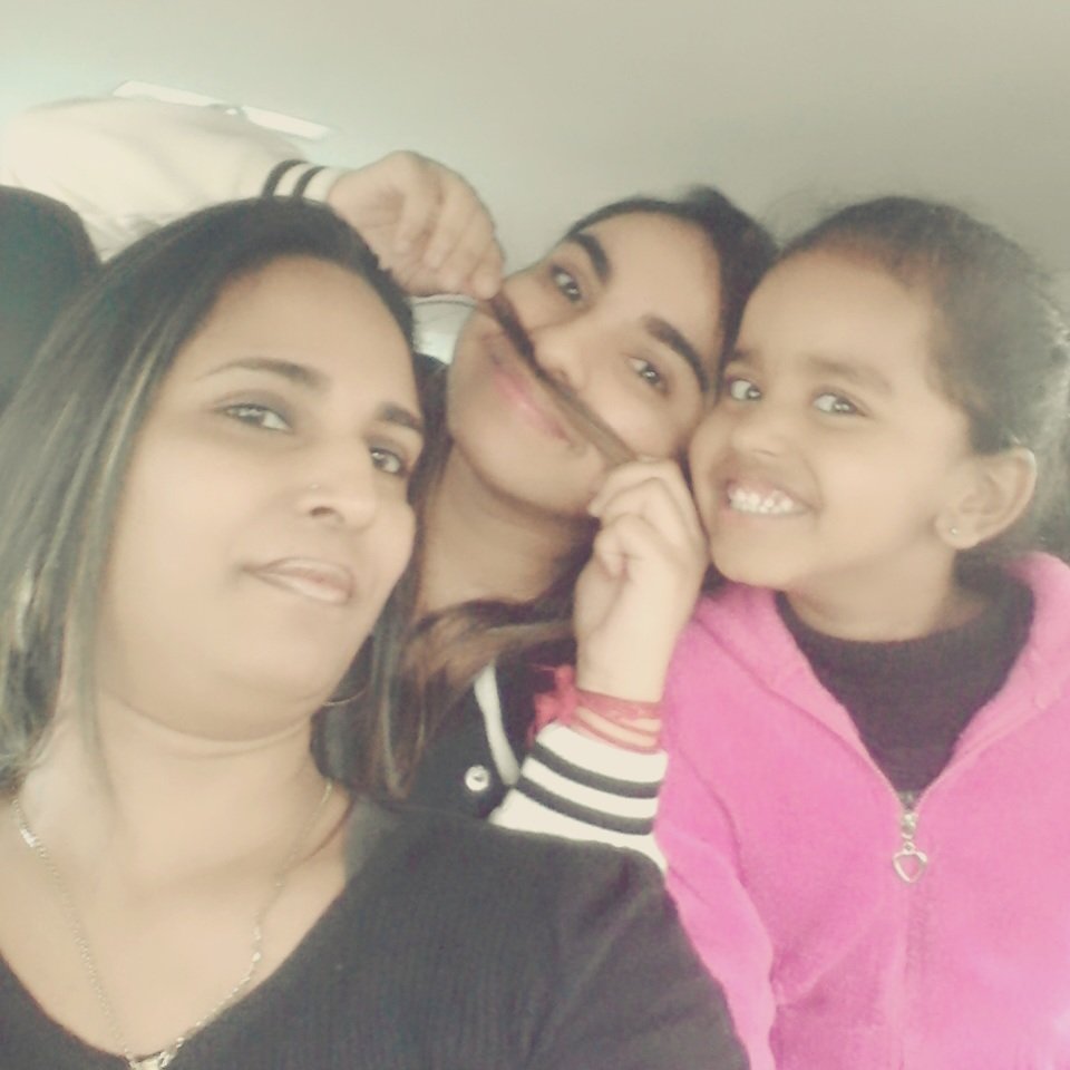 KaityKaitlinp's tweet photo. #SundayDrives #CarSelfies #CrazyTimez ;p https://t.co/rRwsFPhpg7
