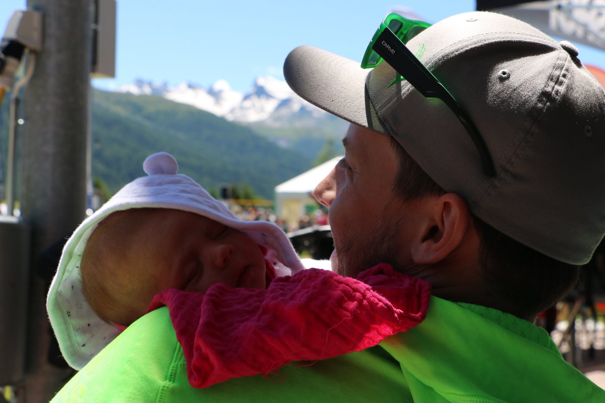 MisGrosi's tweet photo. #kinderbetreuung durch #grossmutter https://t.co/OXKHhbxwuW #dads #oma #moms #familie #winterthur #basel #zug https://t.co/GZyLCs0ztO