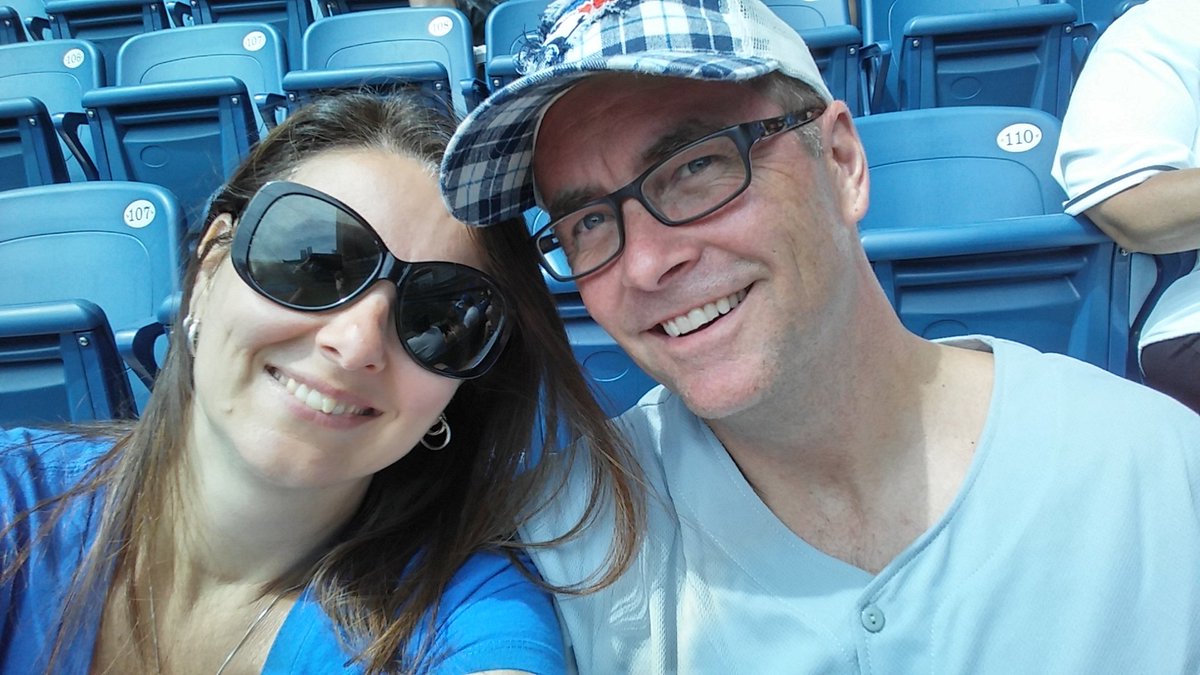 DrakeDebbi's tweet photo. Ok boys don't let them bring out their brooms!! @BlueJays #OurMoment https://t.co/GAoStaVe5D