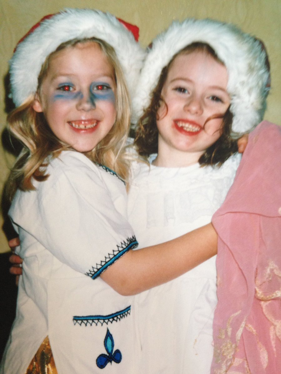 _franicol_'s tweet photo. @leahambus Happy Birthday to the queen of queens, I hope u are having a perfect day, I love u and miss u tonnes💝💝💝💝 https://t.co/NPCUM67oen