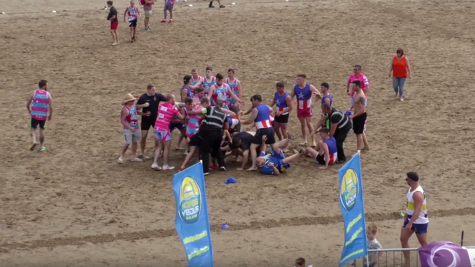 BBCWalesNews's tweet photo. Four teams banned after brawls during beach rugby tournament
https://t.co/iagWm3p94c https://t.co/DPkDW3nU5z