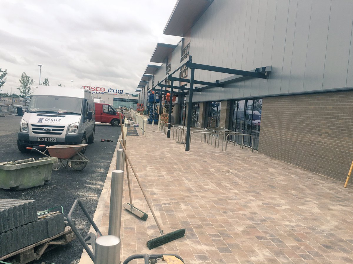 Castle_Paving's tweet image. Completing the @MarshallsGroup paving on @HeronBros Portglasgow site 3months ahead of scheduled finish #castlepaving