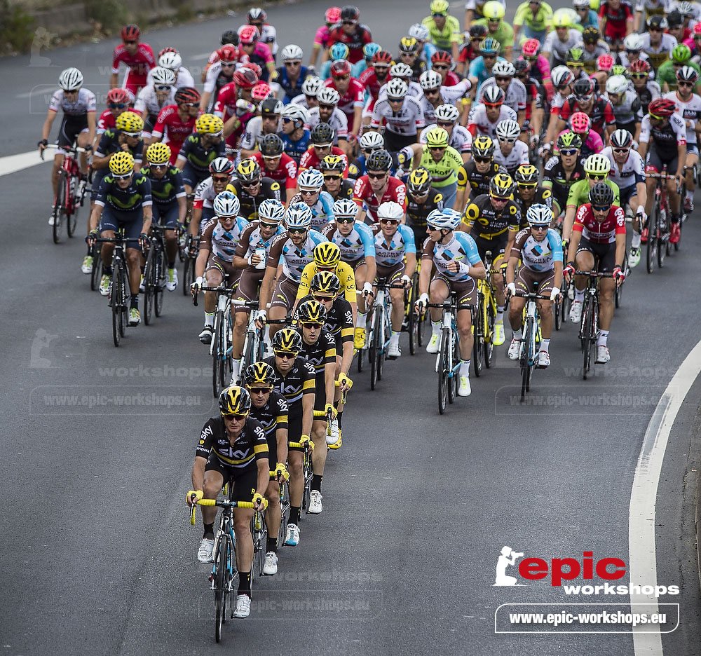 PHOTOCHRISTOPHE's tweet photo. Le @TDFNow passait à @VilleCourbevoie ... Quelques photos
à #Courbevoie #TDF2016 #tdf ©Bricot/@epicWSeurope https://t.co/QkUdgr0vKv