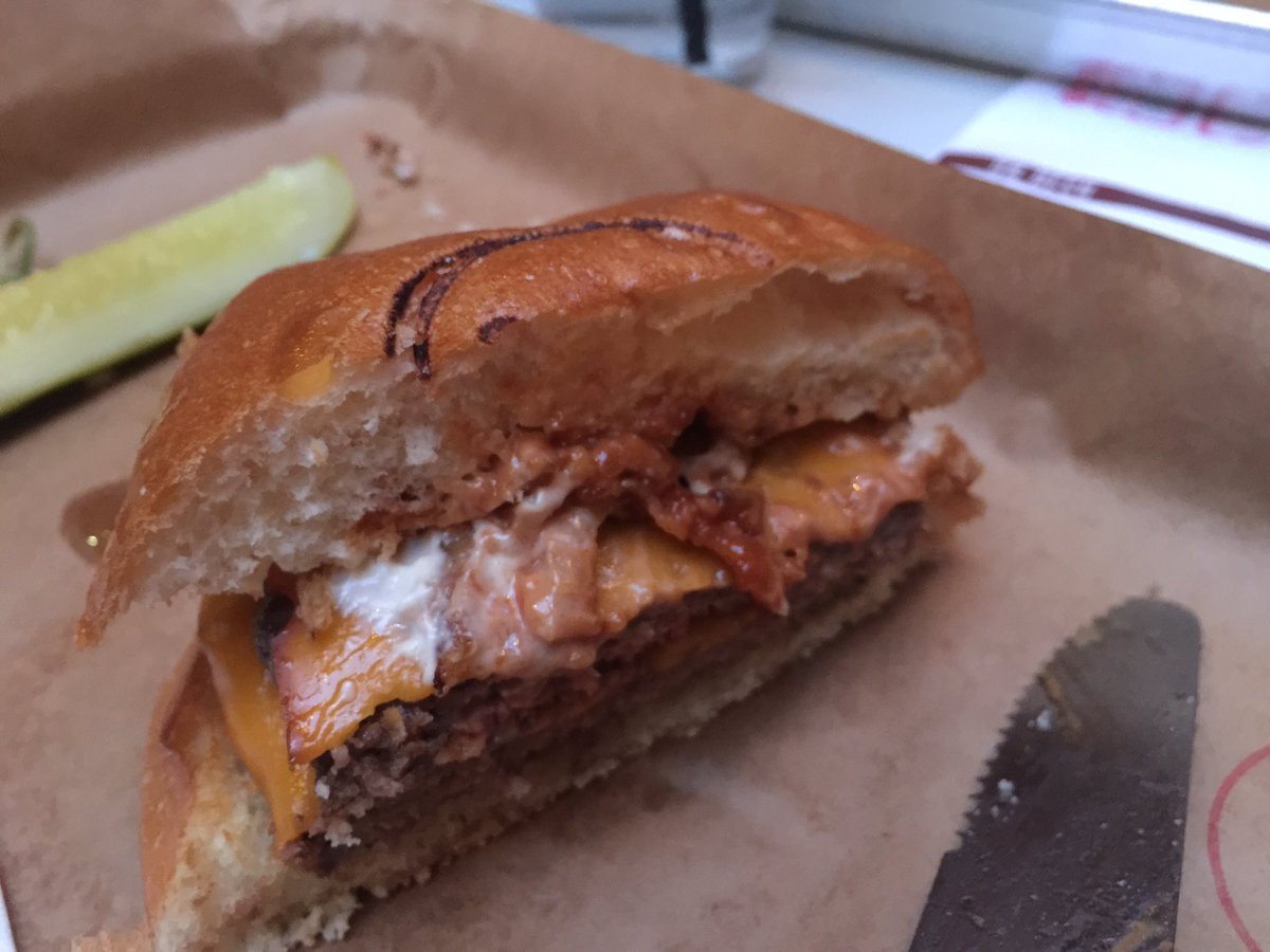 amreindiamonds's tweet photo. #thepitmaster @CincyBurgerWeek @OHIOBEEF #nationkitchen&amp;bar https://t.co/IOFVHwqxvs