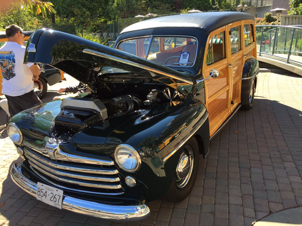 bmgordon10's tweet photo. #ducedays If you like vintage cars VICTORIA is the place to be today @AndrewBraun_TD https://t.co/7sWeLzy86s