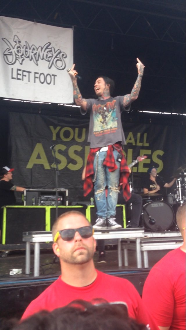 Hannah_Attila's tweet photo. Warped '16 was a success 😅🤘🏼 #VansWarpedTour #WarpedTour16 #setitoff #sleepingwithsirens #fallininreverse https://t.co/FzS0gFunGA