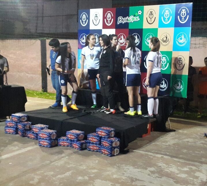 deportesCTN's tweet photo. Entrega de medallas y premios a las dignas #ViceCampeonas del #Apertura2016 : #Portland https://t.co/BzfEcxXUI8