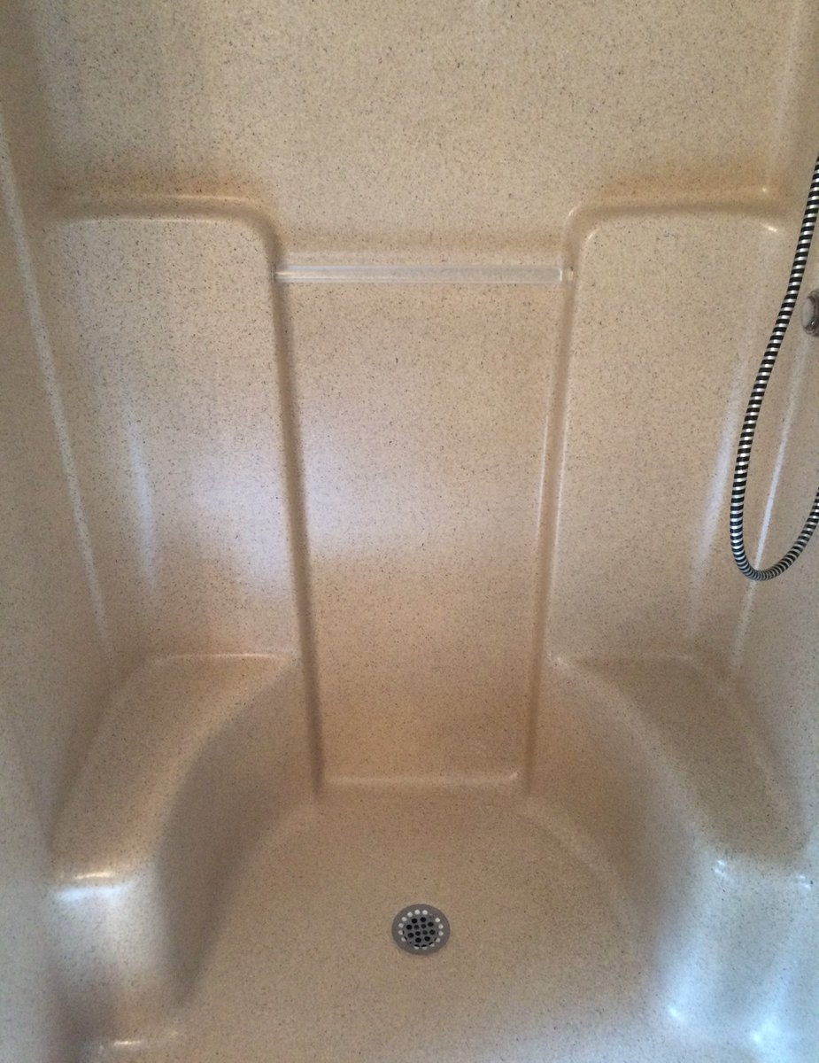 MiraclemethodGA's tweet image. Make your shower look new again in as little as 3 days. Contact Miracle Method for a free estimate.