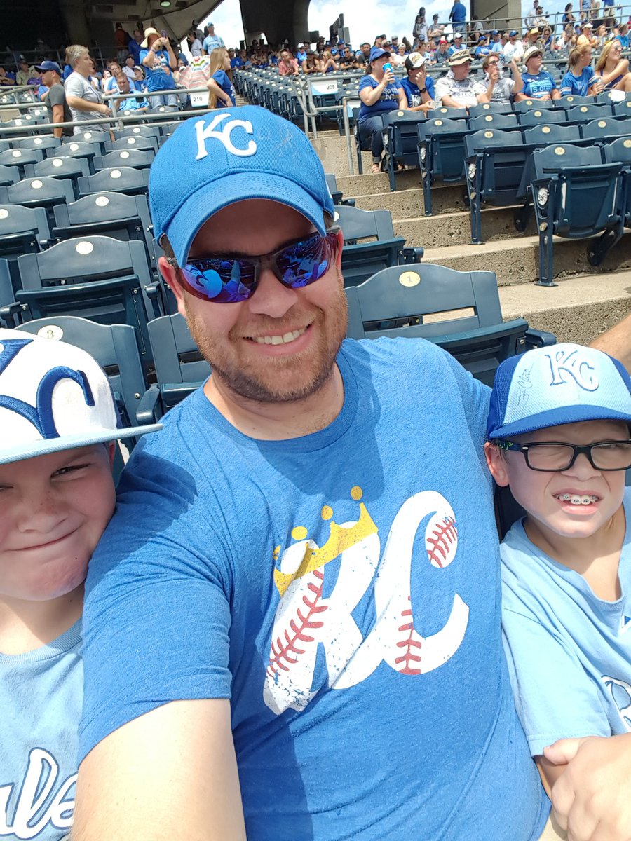 timguilfoyle2's tweet photo. Hot! Let's go Royals! #RoyalsSocial https://t.co/hMPc3wHXql