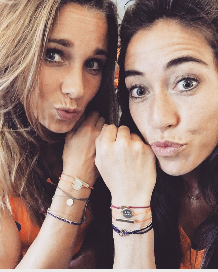 De Nederlandse hockey dames naar het olympisch goud met hun persoonlijke <a href="/zilverenzoet/">Zilver & Zoet</a> armbandjes! #olympics #teamml