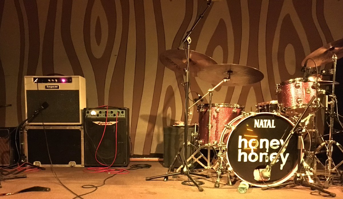 What an honor <a href="/honeyhoneyband/">HONEYHONEY</a>, thanks for letting us invade your stage. #goodmusic #geartalk