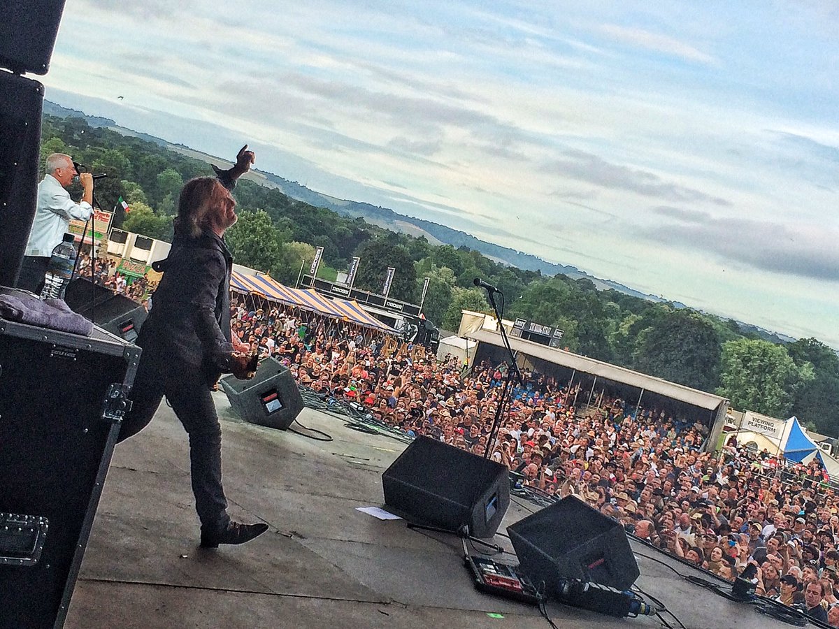 thundertowers's tweet image. Good evening @RamblinManFair #RamblinMan