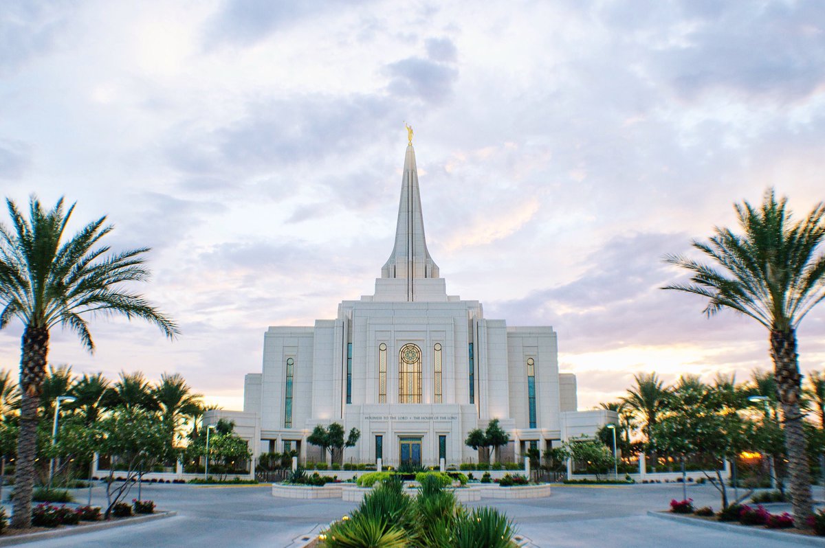laurenruett's tweet photo. "Heaven is cheering you on today, tomorrow, and forever"-Elder Holland🎉💙 #lds #gilberttemple https://t.co/6JdOa3sE4G