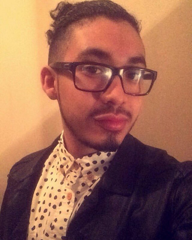 AldoAlvaro_'s tweet photo. #tb #glassessquad #4eyessquad #imissthatbuttonup #somechickkeptitforever #giveitback #pleaseanthankyou ๐ https://t.co/4iwMj4gydz