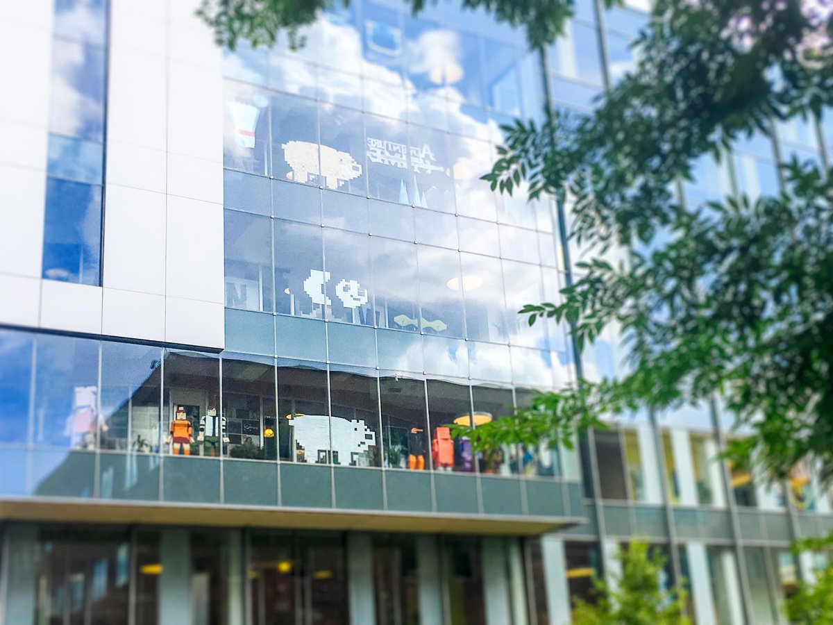 cartoonnetwork's tweet image. #Bearstack at our office in Atlanta, made entirely with post-its! 🐼🐻❄️