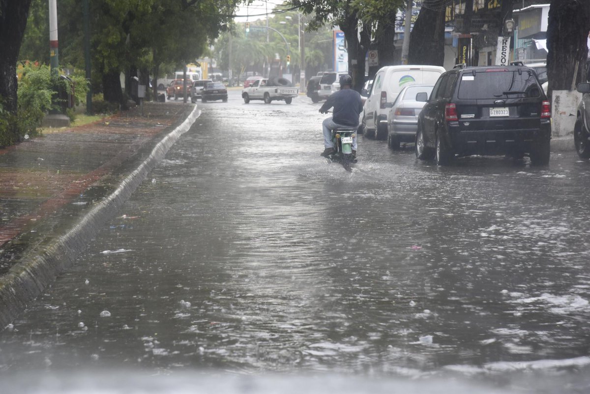 DiarioLibre's tweet photo. Meteorología pronostica aguaceros durante las próximas 48 horas https://t.co/Gx7NJeLyvF https://t.co/nELOpQ16hE