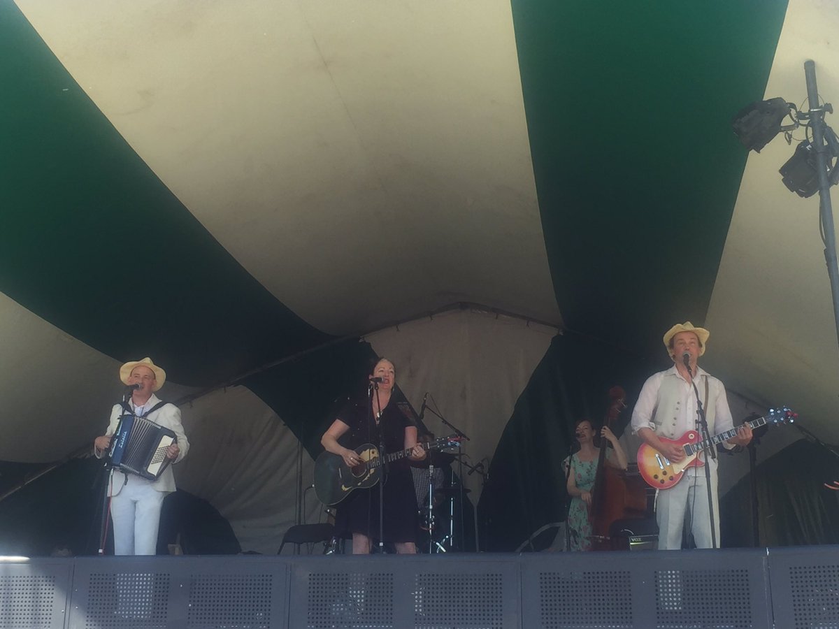 paterson_sam's tweet photo. Enjoying #KrisDemeanor #CarolynMark and @geoffberner on Stage 4. #cfmf16 #cfmf2016 https://t.co/LzAKGbSP4p