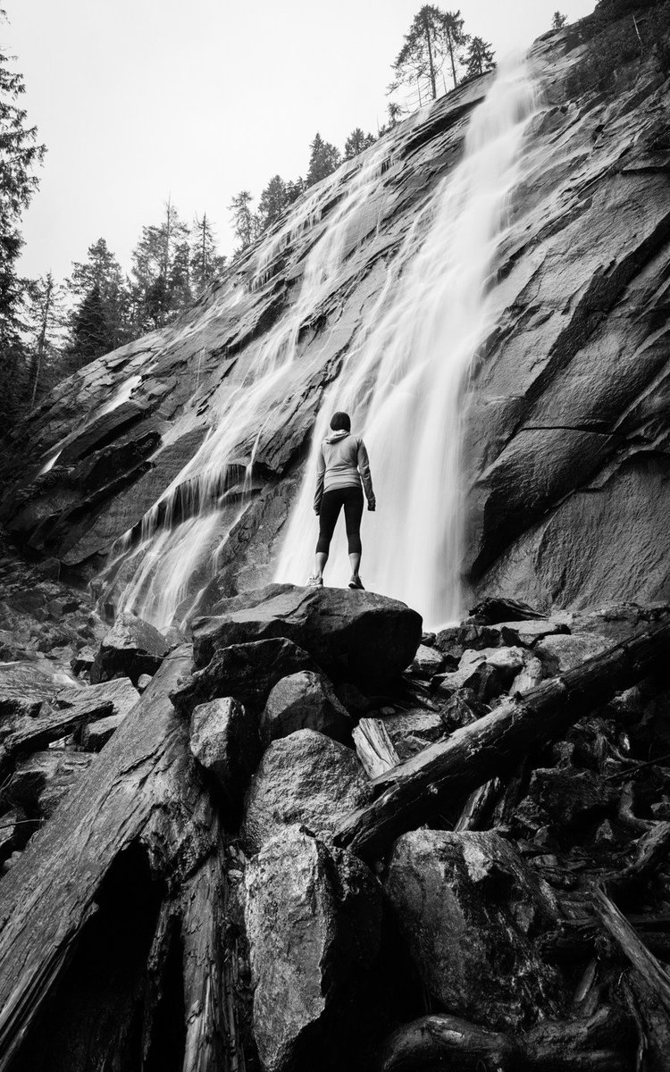 JasonHeritage's tweet photo. Back to the Camera – Bridal Veil Falls, Washington https://t.co/RTXqzXletU https://t.co/jyAJgFPIvD